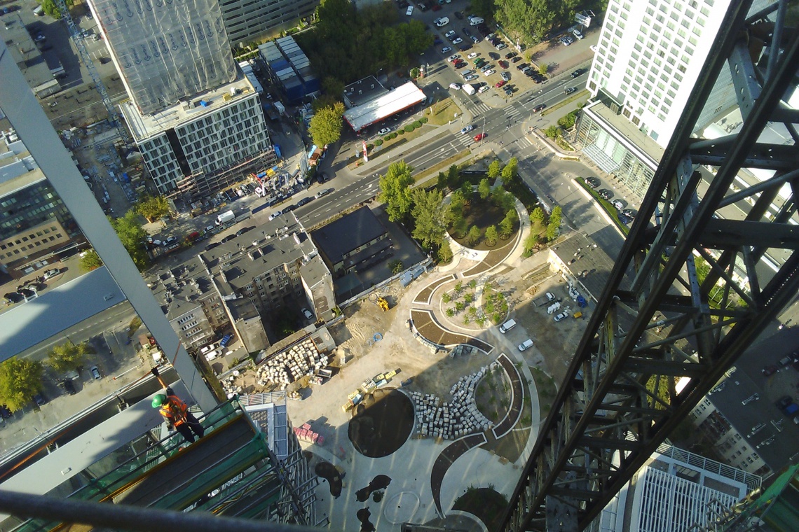 Warsaw Spire, Plac Europejski Pierwszy pokaz fontann przy Warsaw Spire