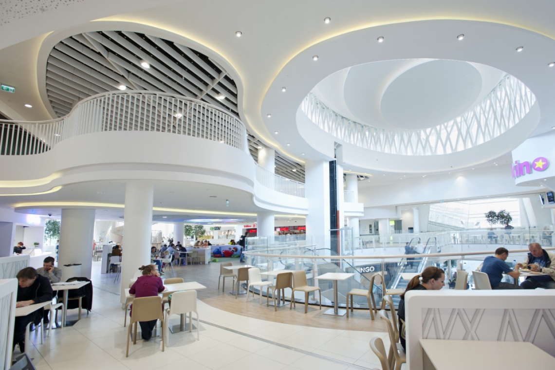 Wola Park food court Bose International odmienili Wola Park w Warszawie