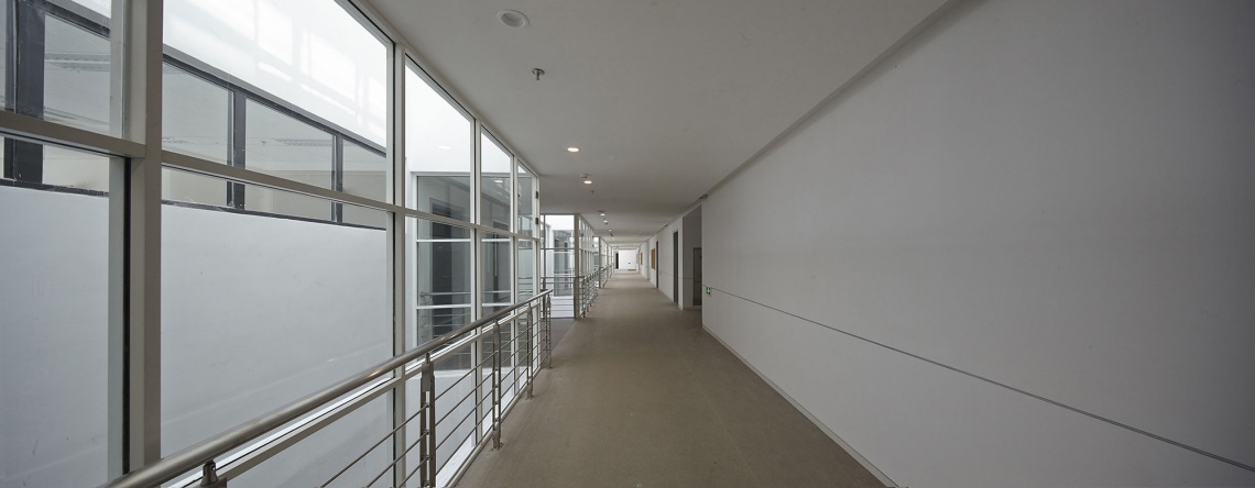 Binhai Xiaowai High School, projekt: HHD FUN, fot. Wang Zhenfei Ekologia i geometryczna bryła - to cechy szkoły zaprojektowanej przez HHD FUN