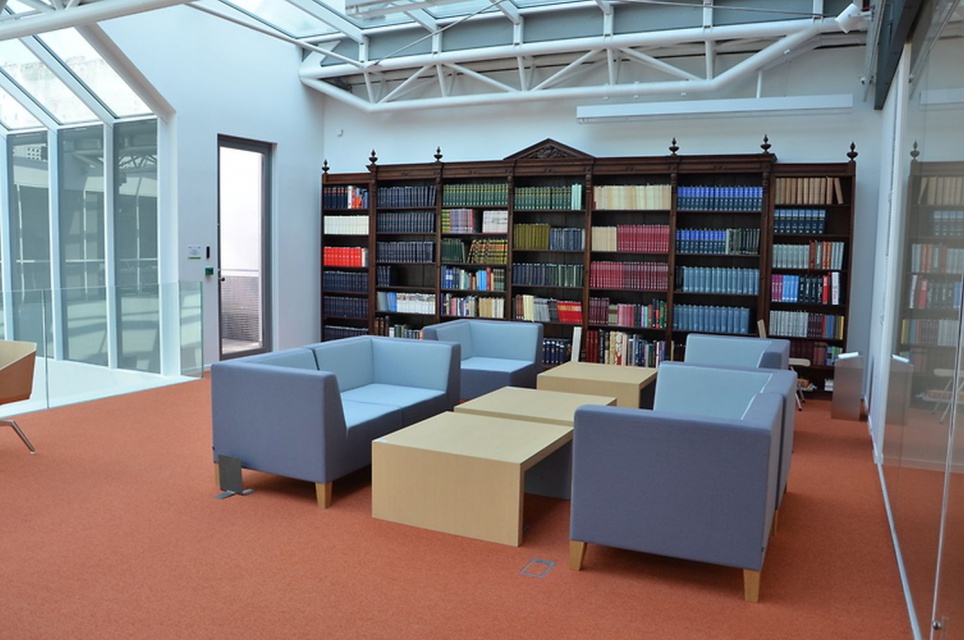 Wizualizacja: Nowe oblicze Biblioteki przy Koszykowej, fot. Urząd Marszałkowski Województwa Mazowieckiego w Warszawie Przyjaźniej i nowocześniej - zupełnie nowe oblicze Biblioteki na Koszykowej