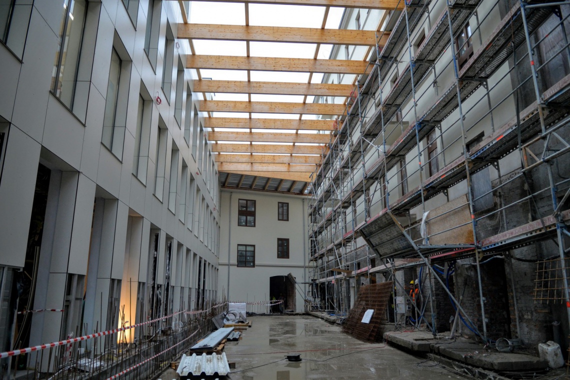 Budowa Centrum Kreatywności Targowa to kolejne działanie Warszawy wspierające rozwój prawobrzeżnej części stolicy. Mostostal Warszawa odpowiada za projekt i budowę całego kompleksu centrum na warszawskiej Pradze, fot. UM Warszawa Fotorelacja: Centrum Kreatywności Targowa odmieni warszawską Pragę