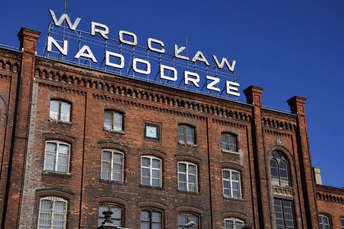 Wrocław Nadodrze Odnowione elewacje ukazują zapomniane piękno Nadodrza