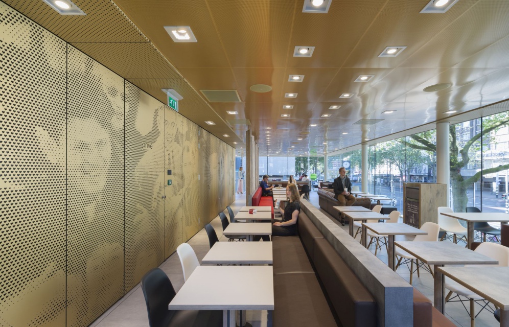Projekt McDonald’s według Mei architects and planners, fot. Jeroen Musch, Rotterdam / Ossip van Duivenbode, Rotterdam / Frank McDonald’s w Rotterdamie doceniony za design