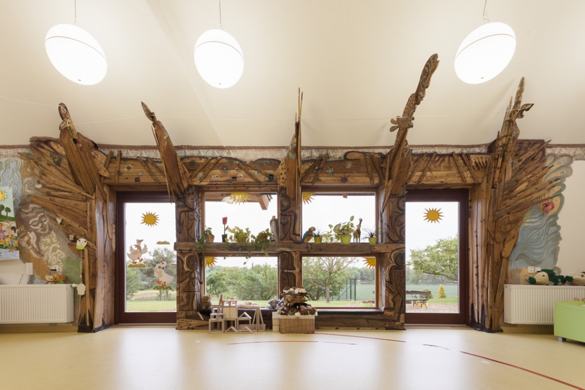 Przedszkole to projekt ATELIER 8000/ Martin Krupauer, Jiří Střítecký, Czech Republic, fot. Ondřej Bouška Przedszkole jak z bajki