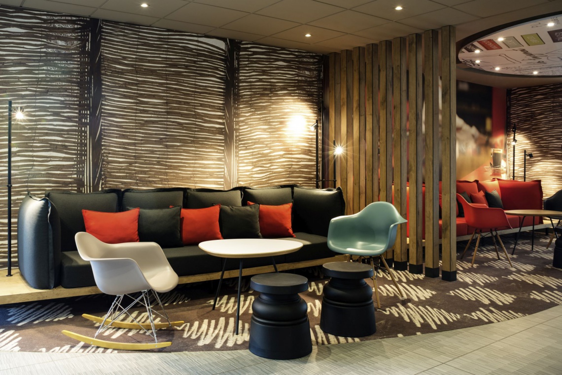 Nowa aranżacja wnętrz w hotelu ibis Poznań Centrum Nowe wnętrza ibis Poznań Centrum według Atelier Archange
