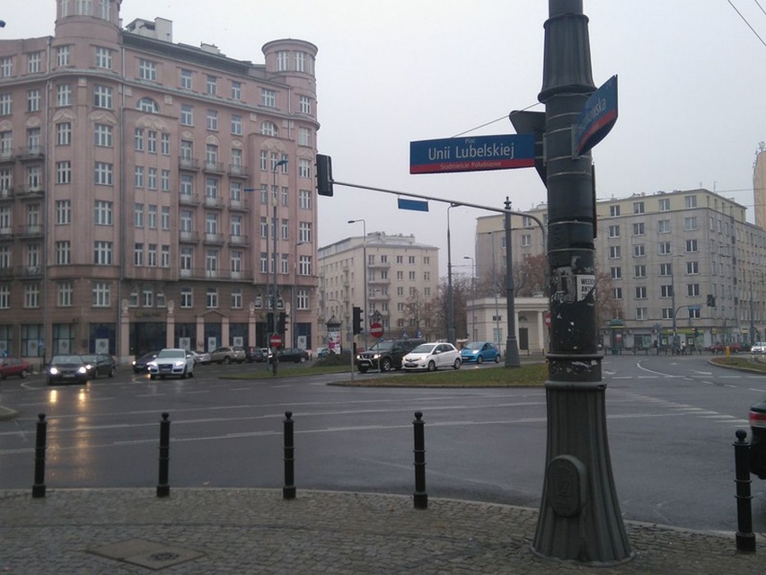 Plac Unii Lubelskiej, obecnie Plac Unii Lubelskiej może być bardziej przyjazny dla pieszych