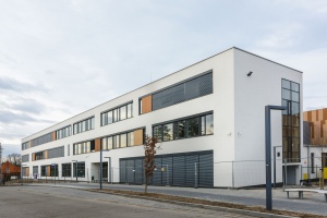 Czysty modernizm - szkoła według projektu Demiurg i Front Architects