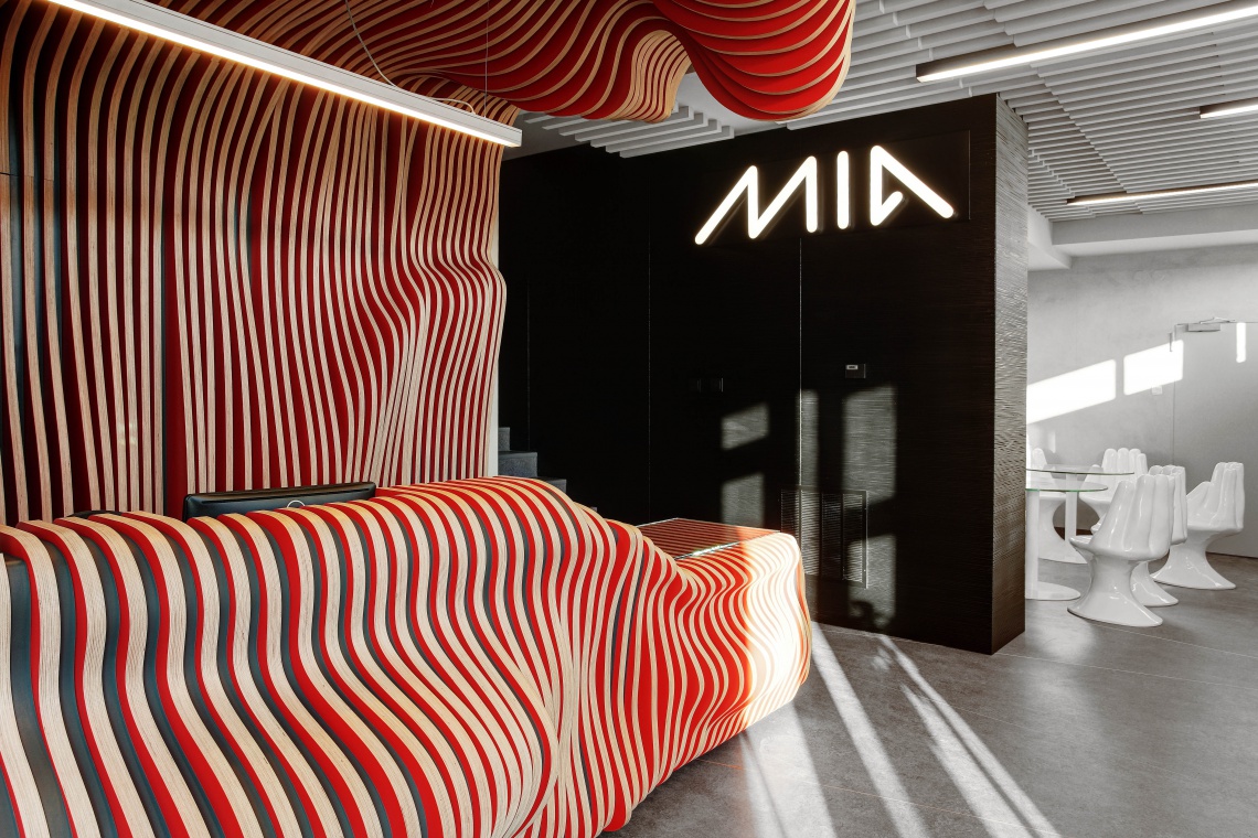 Biuro dla firmy MIA w Krakowie zaprojektowali architekci z MG Interior Studio Biuro dla firmy Mia musiało być designerskie i funkcjonalne