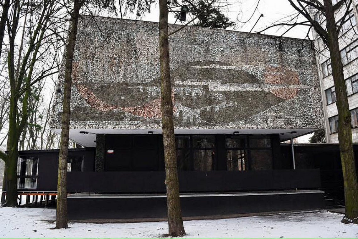 Budynek, w którym mieści się klub Syreni Śpiew, fot. Towarzystw Opieki nad Zabytkami Oddział w Warszawie / Facebook Syreni Śpiew poza ewidencją zabytków?