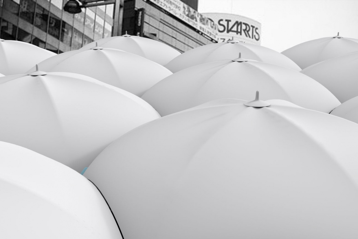 Parasol Hexagon, Lexus Design Award Parasol społecznościowy? Tak, oto designerski parasol magnetyczny