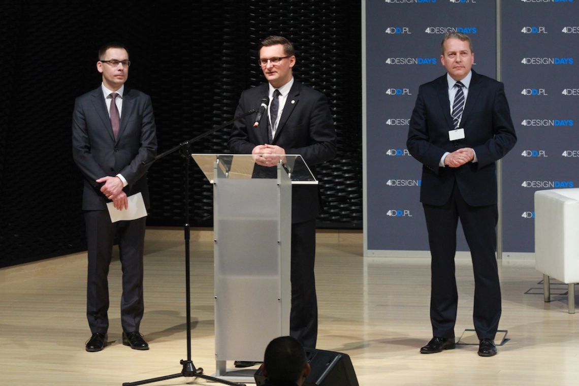 Wojciech Kuśpik, prezes Grupa PTWP; Marcin Krupa, prezydent Katowic oraz Wojciech Saługa, marszałek Województwa Śląskiego podczas otwarcia 4 Design Days w Katowicach Chcemy być regionem nowoczesnym i kreatywnym