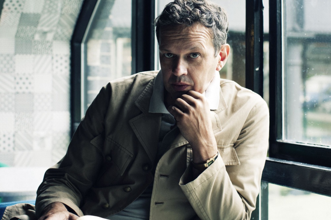 Tom Dixon Tom Dixon, zainspirowany przemysłowym Londynem, projektuje dla EGE