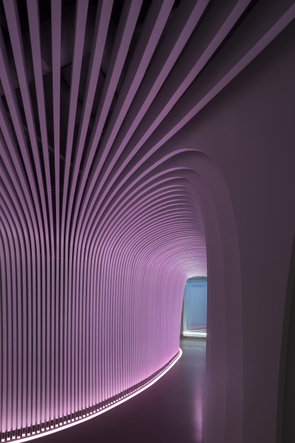 V+ Lounge, fot. Studio Waffles, LYCS Architecture Bar V+Lounge inspirowany falami i podwodnym światem