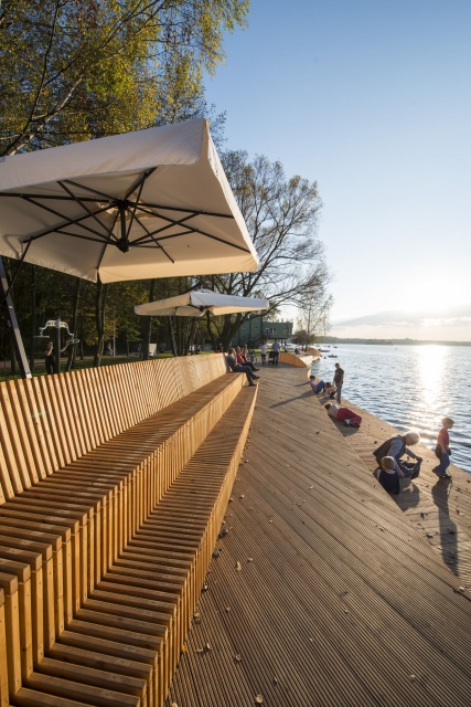 Przebudowa terenów rekreacyjnych nad jeziorem Paprocańskim - projekt: RS+ Robert Skitek, fot. Michał Janusiński 12 projektów z Polski walczy o European Prize for Urban Public Space