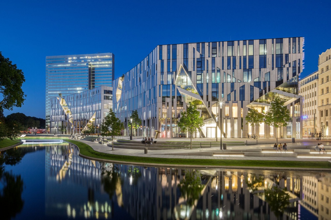 Kö-Bogen, Düsseldorf, fot. Trilux Architektoniczna perła od Daniela Libeskinda