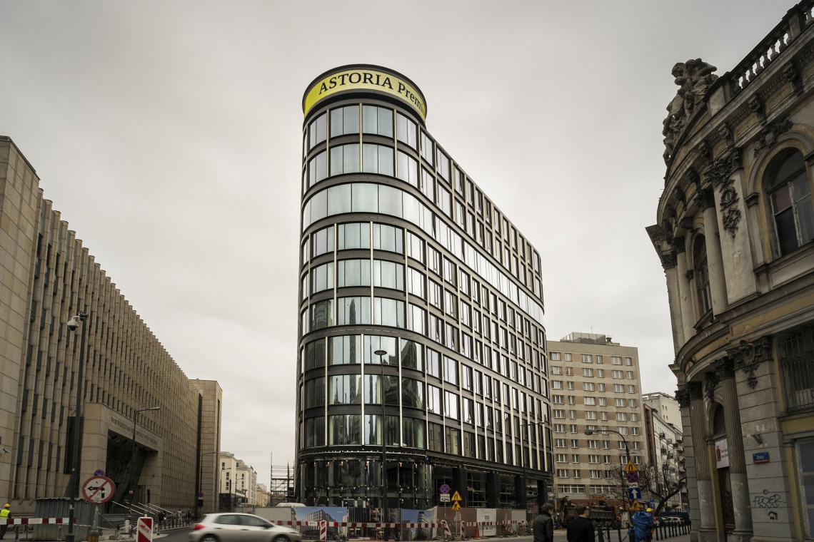 Astoria Premium Offices fot. M Kuszela (c) STRABAG Real Estate Szkło, kamień i metal - już widać unikatową fasadę biurowca Astoria