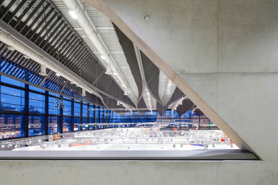 Hala 3A fot. Heiko Stahl / materiały prasowie Zaha Hadid Architects Zjawiskowa hala wystawowa spod kreski Zahy Hadid