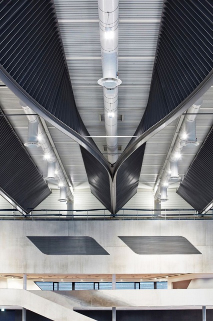 Hala 3A fot. Heiko Stahl / materiały prasowie Zaha Hadid Architects Zjawiskowa hala wystawowa spod kreski Zahy Hadid