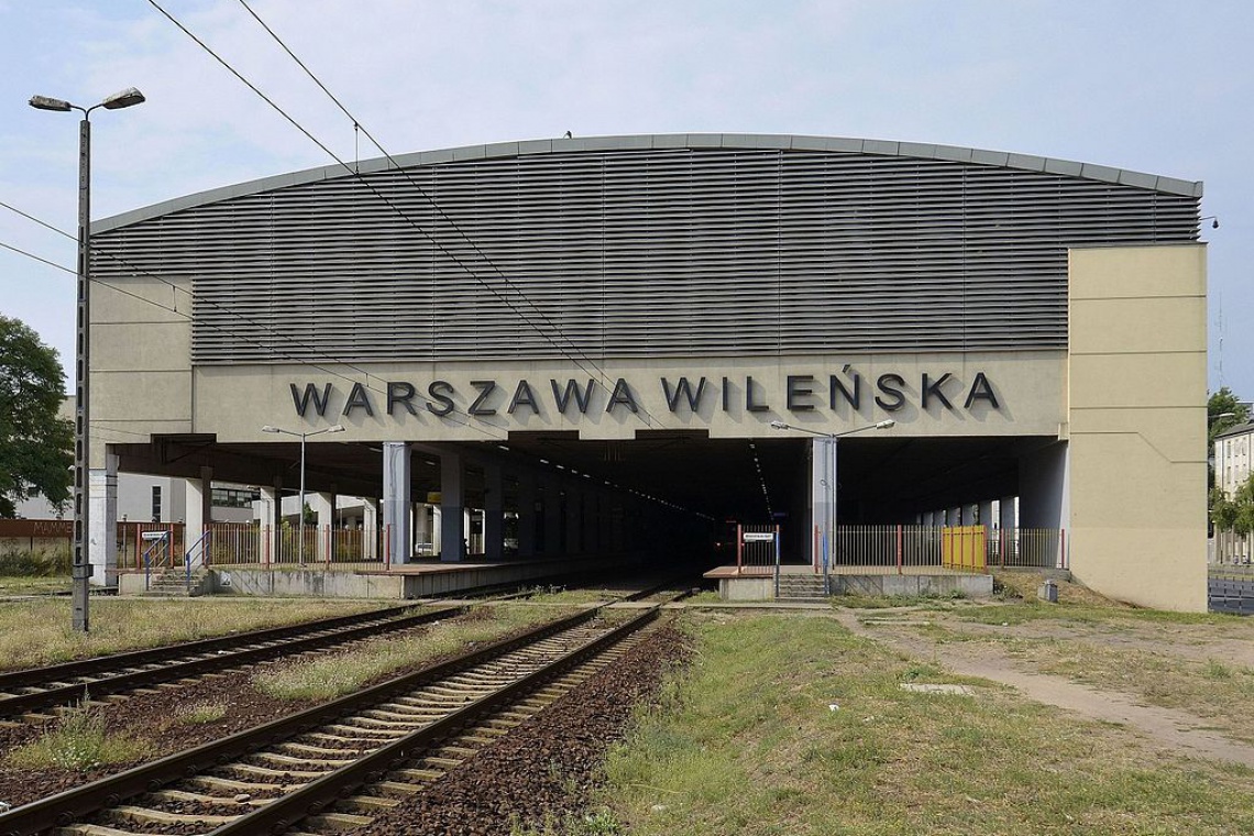 Warszawa Wileńska, fot. Adrian Grycuk, wikipedia, CC BY-SA 3.0 Dworzec Warszawa Wileńska czeka remont. Kto dostarczy sufity?