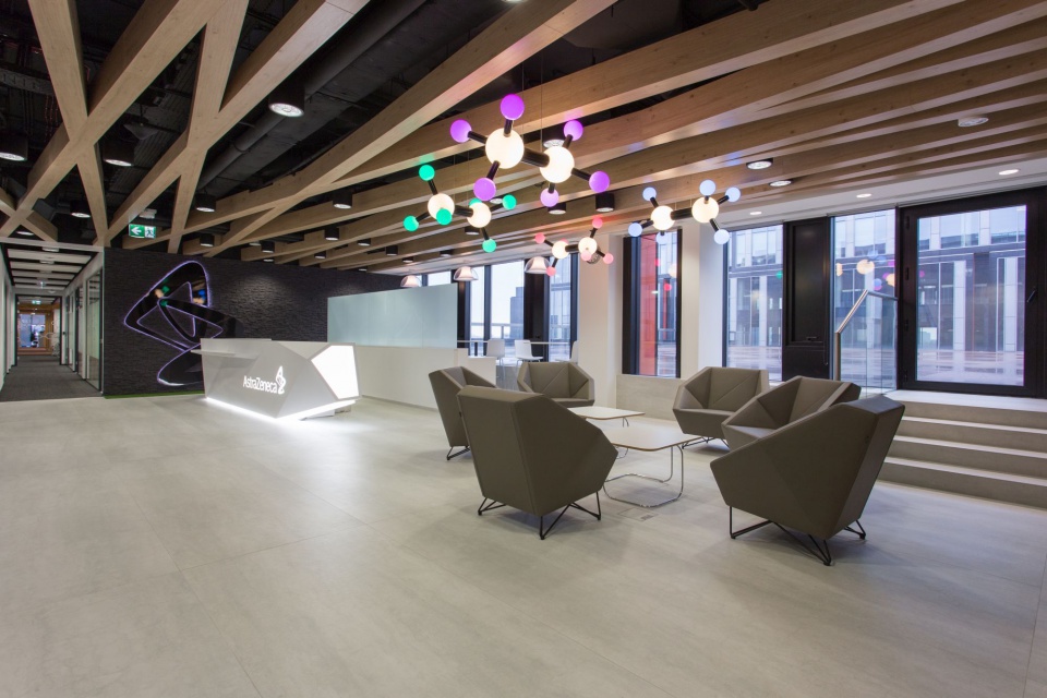 Fot. udostępnione dzięki uprzejmości Massive Design Astra Zeneca Pharma Poland - komfort i funkcjonalność w open space