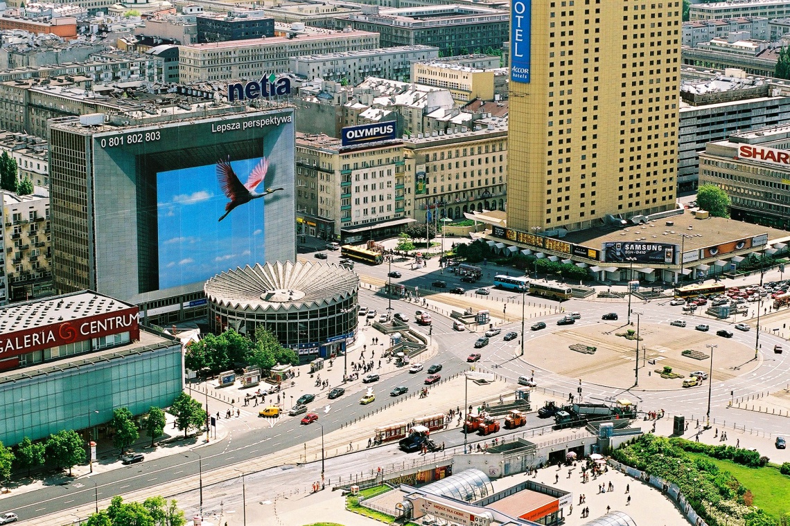 Marszałkowska 2004, fot. Skanska Jak Skanska zmienia stolicę? Nie tylko drogi i biurowce