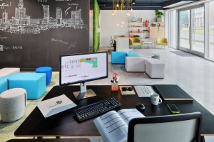 Jak zaprojektować kreatywne miejsce pracy o charakterze domowym?