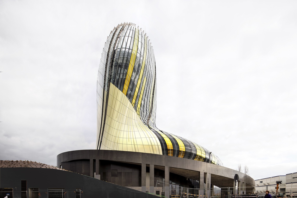 La Cité du Vin Niezwykłe centrum wina w szklanej otoczce