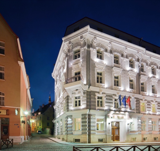 fot. Shutterstock. Hotel Telegraaf mieści się w sercu starego miasta stolicy Łotwy. XIX-wiecznej kamienicy gościła już duńska księżniczka Maria, senator Johnn McCain i dziesiątki innych polityków z całego świata. Oprócz bardzo dobrej kuchni, basenu spa i łaźni tureckiej hotel oferuje doskonale wyposażone pokoje, które dopełniają pięciogwiazdkowego komfortu. Pięć gwiazdek dla każdego