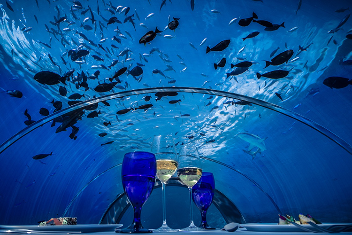 fot. Hurawalhi & Kudadoo Hotel, Maldives Podwodne budynki. Efekt wow dla każdego