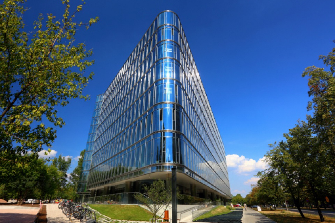 Ambassador "Mordor" może zaciekawić także architekturą