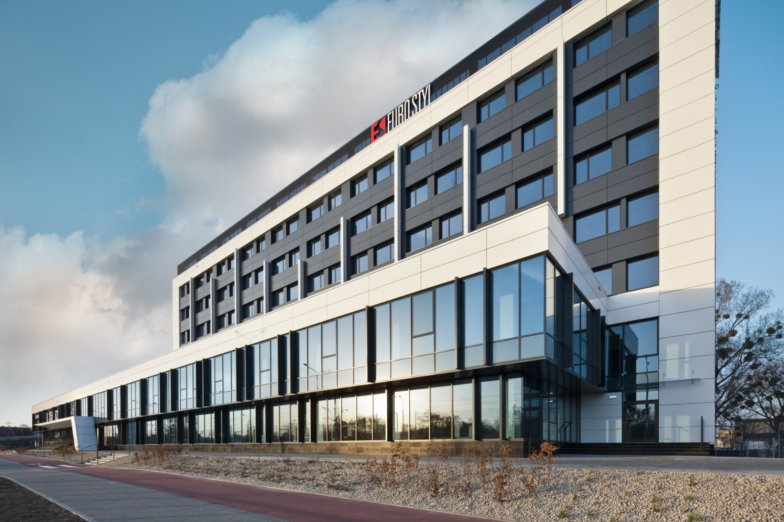 C200 Biurowiec dla specjalistów