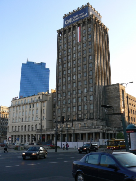 Niegdyś słynny Prudential, dziś Hotel Warszawa. Budynek Prudential został zaprojektowany przez Marcina Weinfelda i oddany do użytku w 1934 roku. W momencie powstania był najwyższym budynkiem w Polsce i drugim najwyższym w Europie, fot. flickr