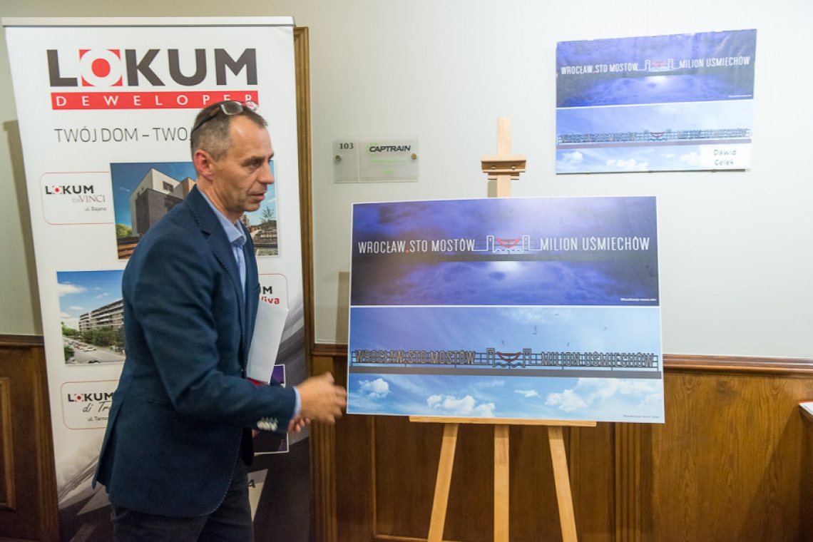 Eryk Nalberczyński i zwycięski projekt Neon nowym symbolem Wrocławia?