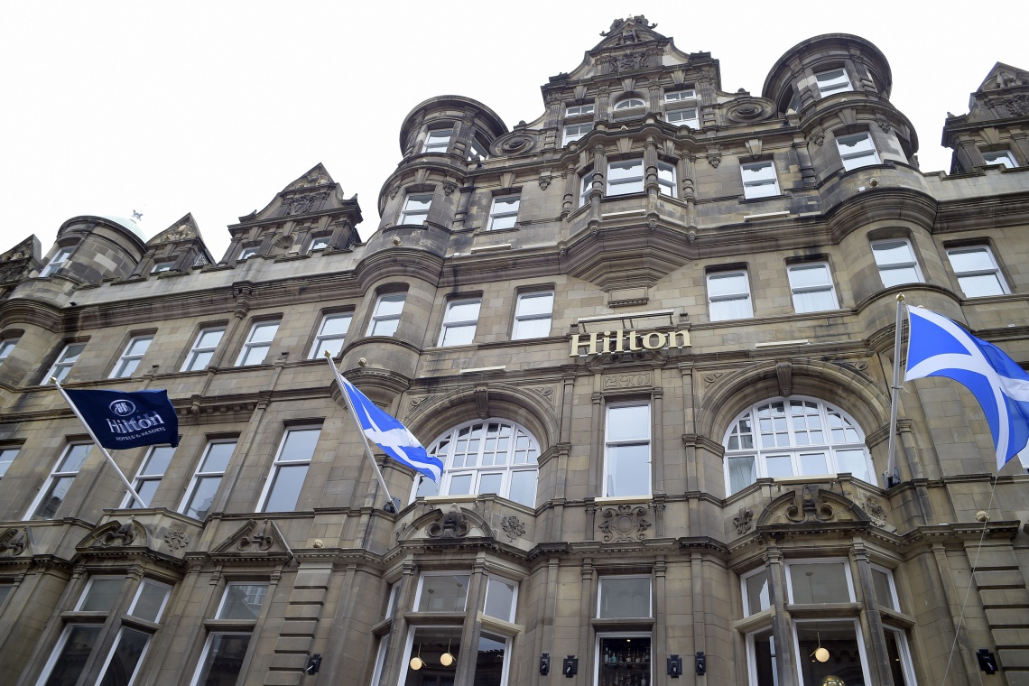 fot. Hilton Edinburgh Carlton Hilton postawił na mariaż tradycji i nowoczesności. Zobacz efekty