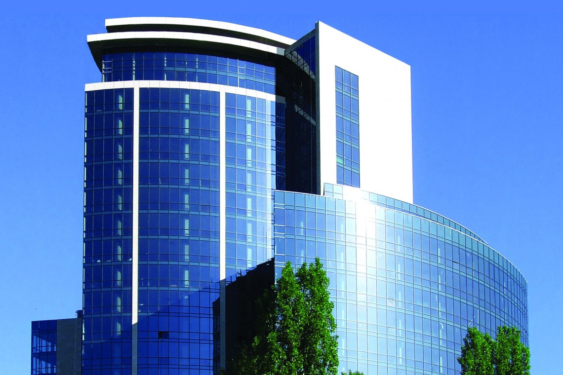 Hotel Hilton w Kijowie. / fot. Aluprof Hotelowa elewacja - jak wykorzystać aluminium?