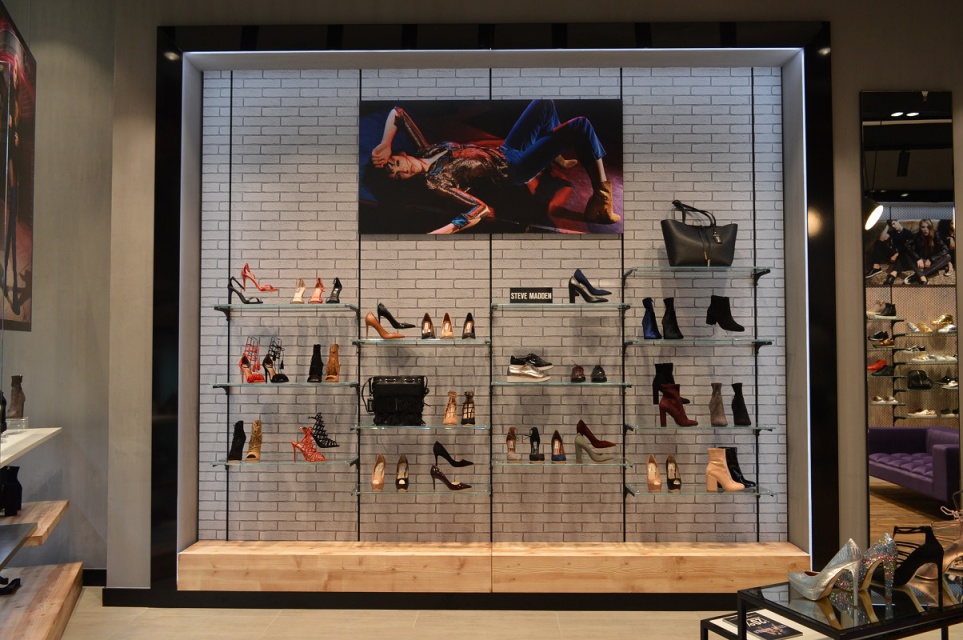 Steve Madden Egzotyczne drewno i metal. Steve Madden w designerskim wydaniu