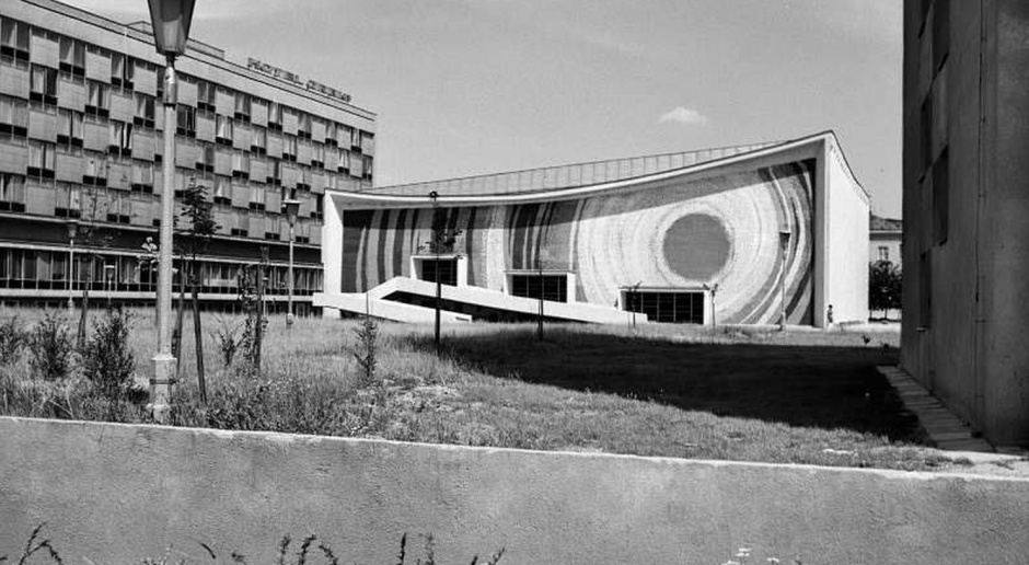 Kino Kijów i hotel Cracovia - prestiżowe inwestycje Krakowa lat 60. XX wieku
