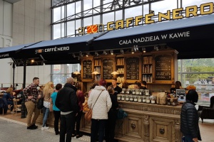 Rzemieślnicy, stolarze i kowale - to oni tworzą meble dla Green Caffè Nero