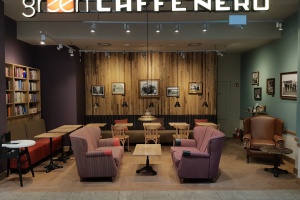 Rzemieślnicy, stolarze i kowale - to oni tworzą meble dla Green Caffè Nero