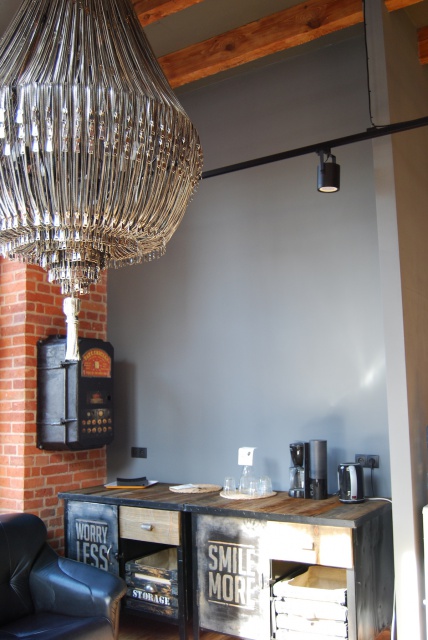 fot. NOKO Design Wydobyć to, co najlepsze. Oto loftowe wnętrze showroomu fabryki od NOKO Design
