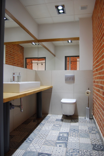 fot. NOKO Design Wydobyć to, co najlepsze. Oto loftowe wnętrze showroomu fabryki od NOKO Design