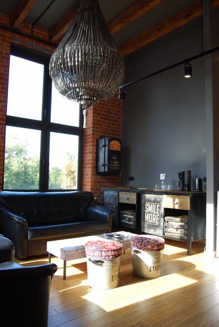 fot. NOKO Design Wydobyć to, co najlepsze. Oto loftowe wnętrze showroomu fabryki od NOKO Design