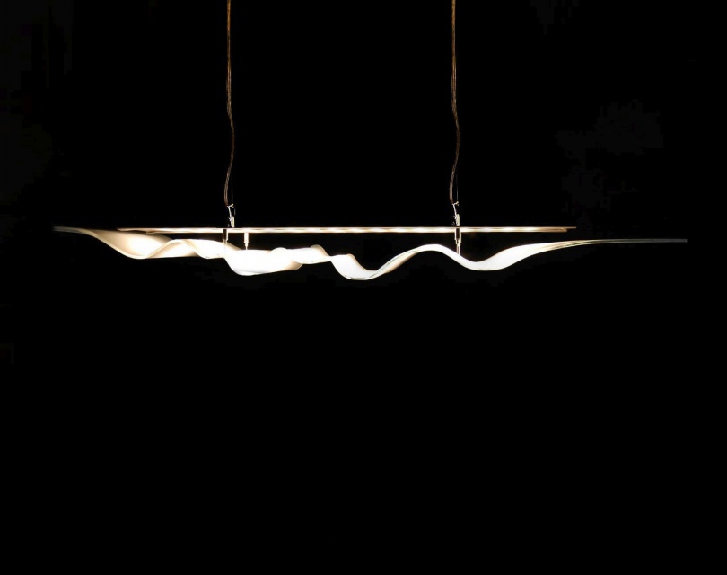 Lampa projektu Barańska Design fot. materiały prasowe Światło w szklanej oprawie