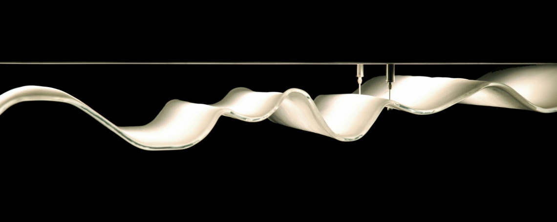 Lampa projektu Barańska Design fot. materiały prasowe Światło w szklanej oprawie