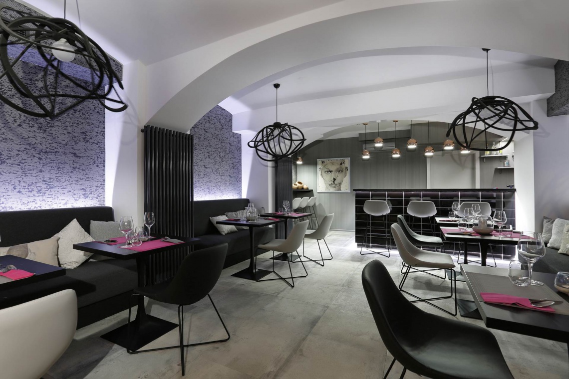 AHA Chojnice, proj. Just Interiors fot. Magdalena Łojewska Restauracja w podziemiach hotelu. To było nie lada wyzwanie