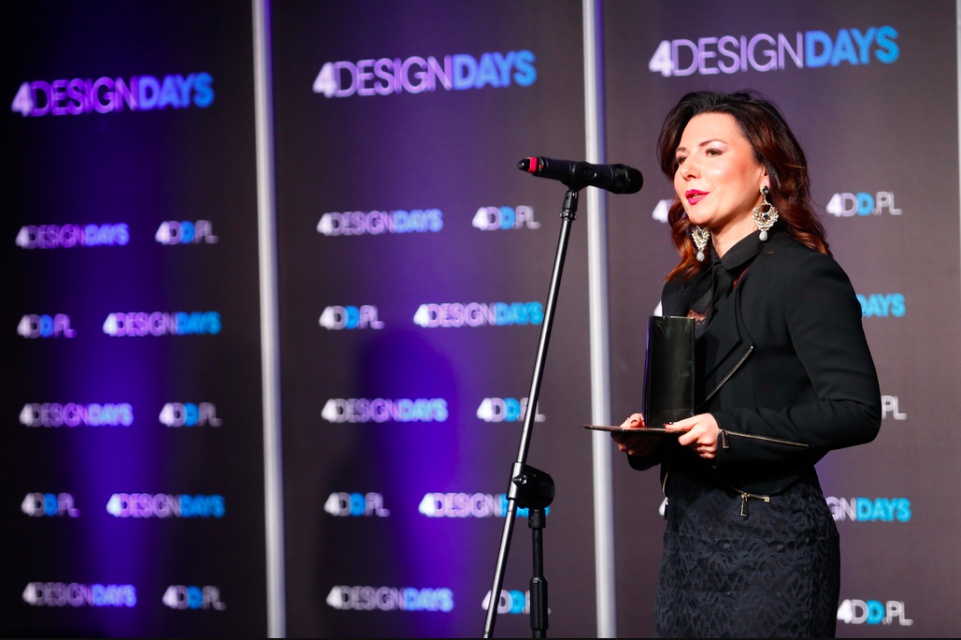 Hala Koszyki odebrała nagrodę w dwóch kategoriach. Statuetkę odebrała Edyta Bobek - Leasing Director, Griffin Real Estate. Niezwykłe statuetki Property Design Awards 2017 już przyznane!