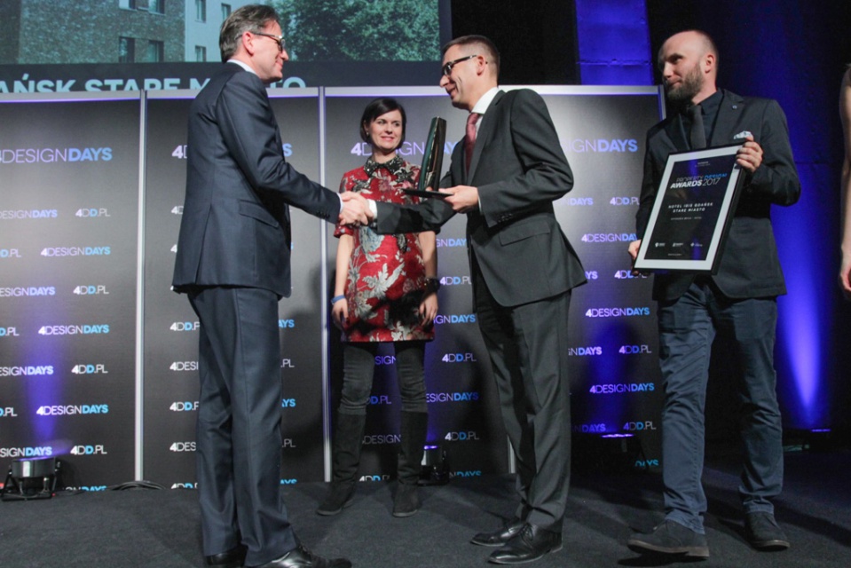 Statuetkę w kategorii Bryła-hotel za Ibis Gdańsk Stare Miasto odebrał Ireneusz Węgłowski, wiceprezes Grupy Orbis. Niezwykłe statuetki Property Design Awards 2017 już przyznane!