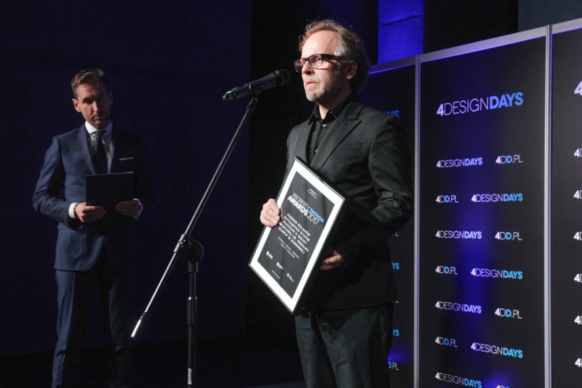 Mirosław Nizio w trakcie 4 Design Days Tworzy ekspozycje, które w sposób silny i emocjonalny opowiadają o historii. Studio Mirosława Nizio ma 15 lat
