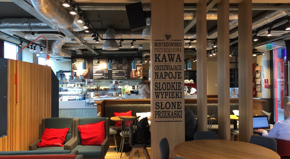Pierwsza sieciowa kawiarnia w tej warszawskiej dzielnicy. W najnowszym designerskim stylu