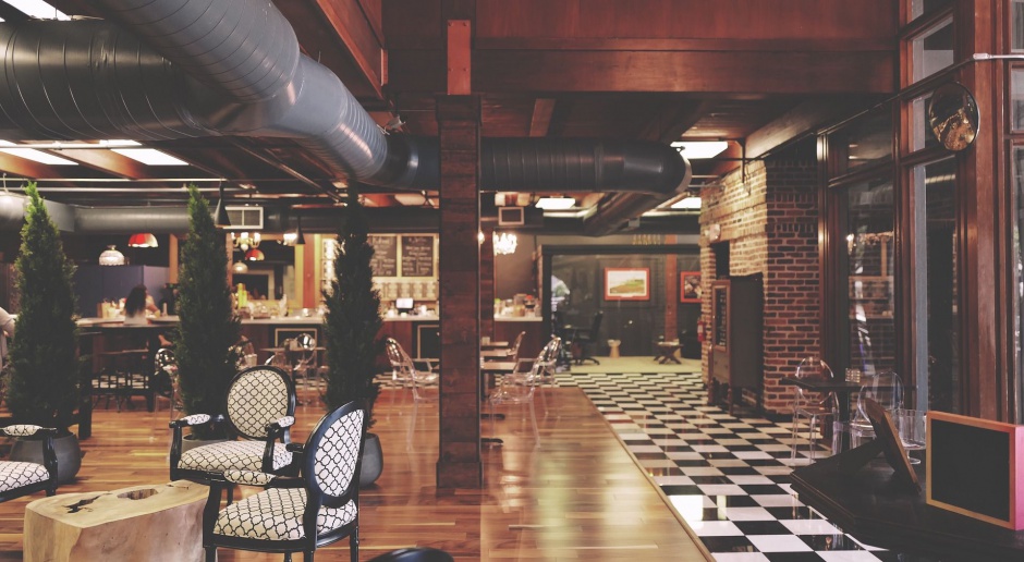 Design jest wyróżnikiem restauracji. Jednak nie podążajmy ślepo za trendami